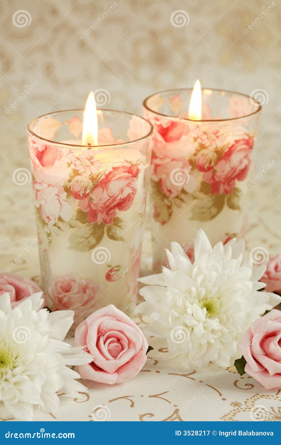 Candele romantiche immagine stock. Immagine di rosso, romantico - 3528217