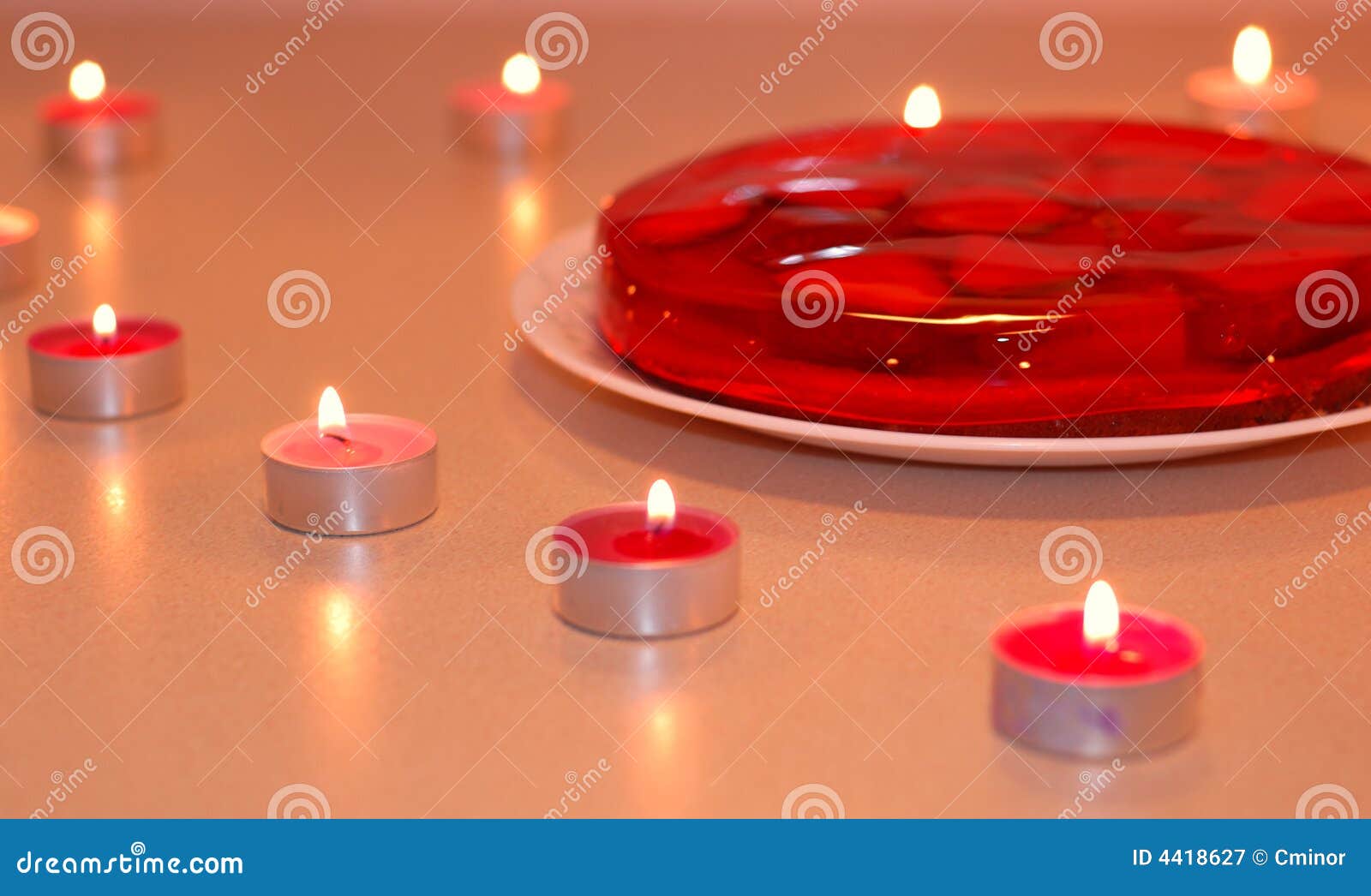 Candles and the cake stock image. Image of maui, green 4418627