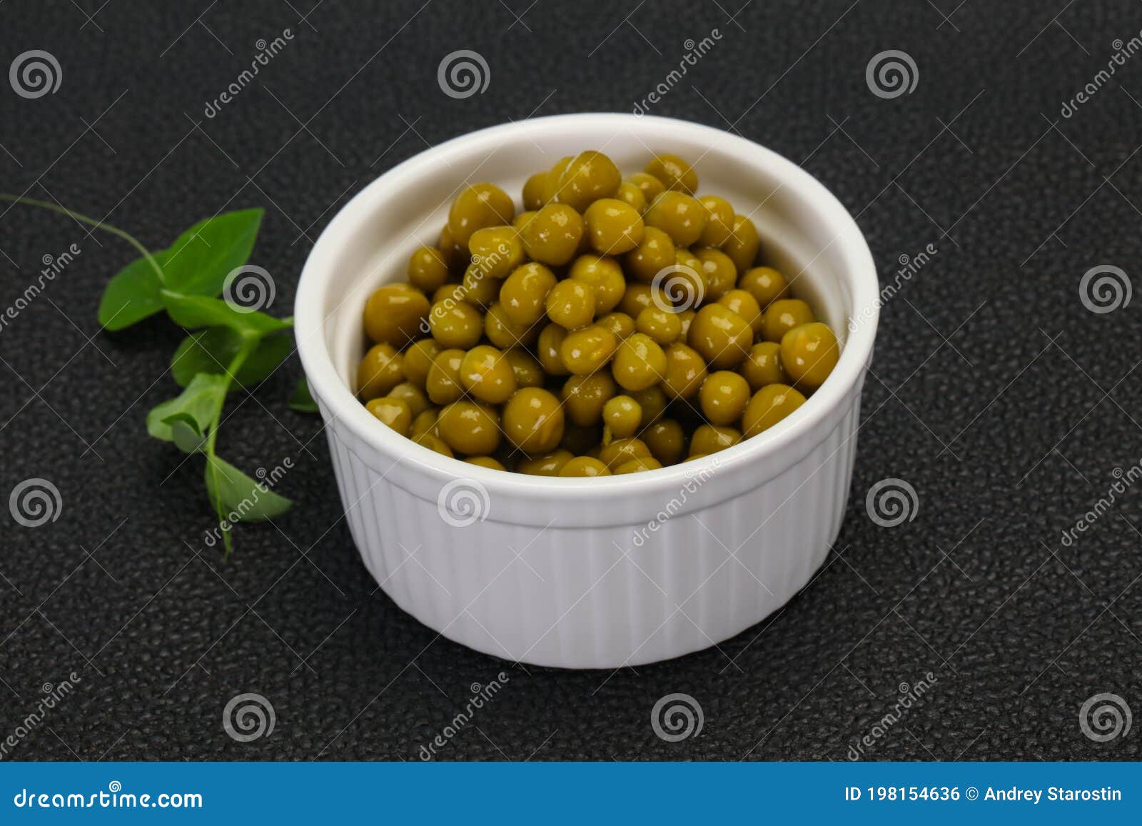 Canned Green Peas in the Bowl Stock Photo - Image of gourmet, nutrition ...