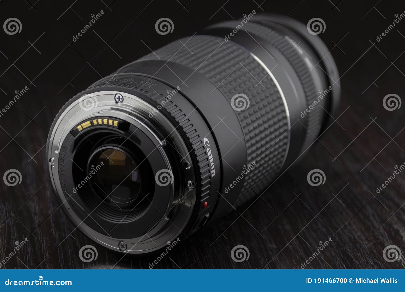 Canon 75 300 Telephoto Lens Editorial Image Image Of Aperture Camera