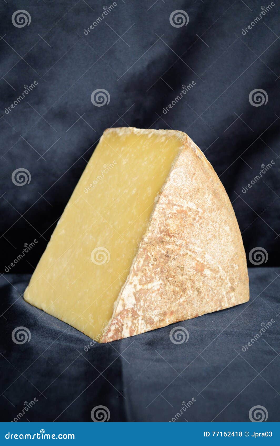 Cantal, queso de Auvergne de Francia. Cantal, queso francés de la región Auvergne