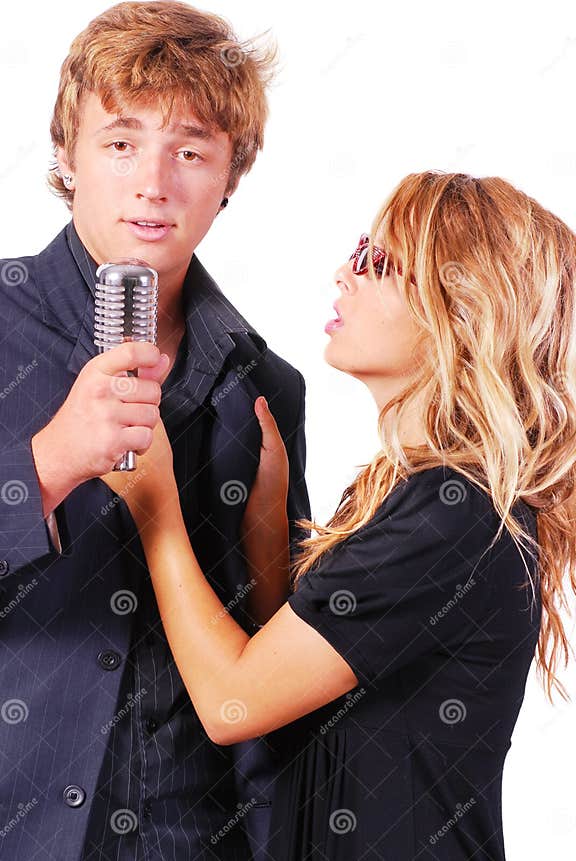 Cantantes del Karaoke imagen de archivo. Imagen de novia 9660333