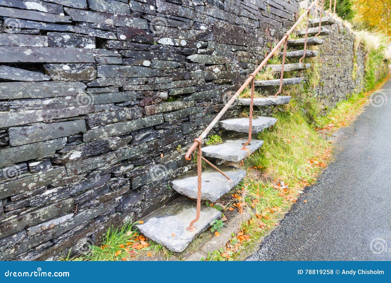 cantilevered steps, slate in wall