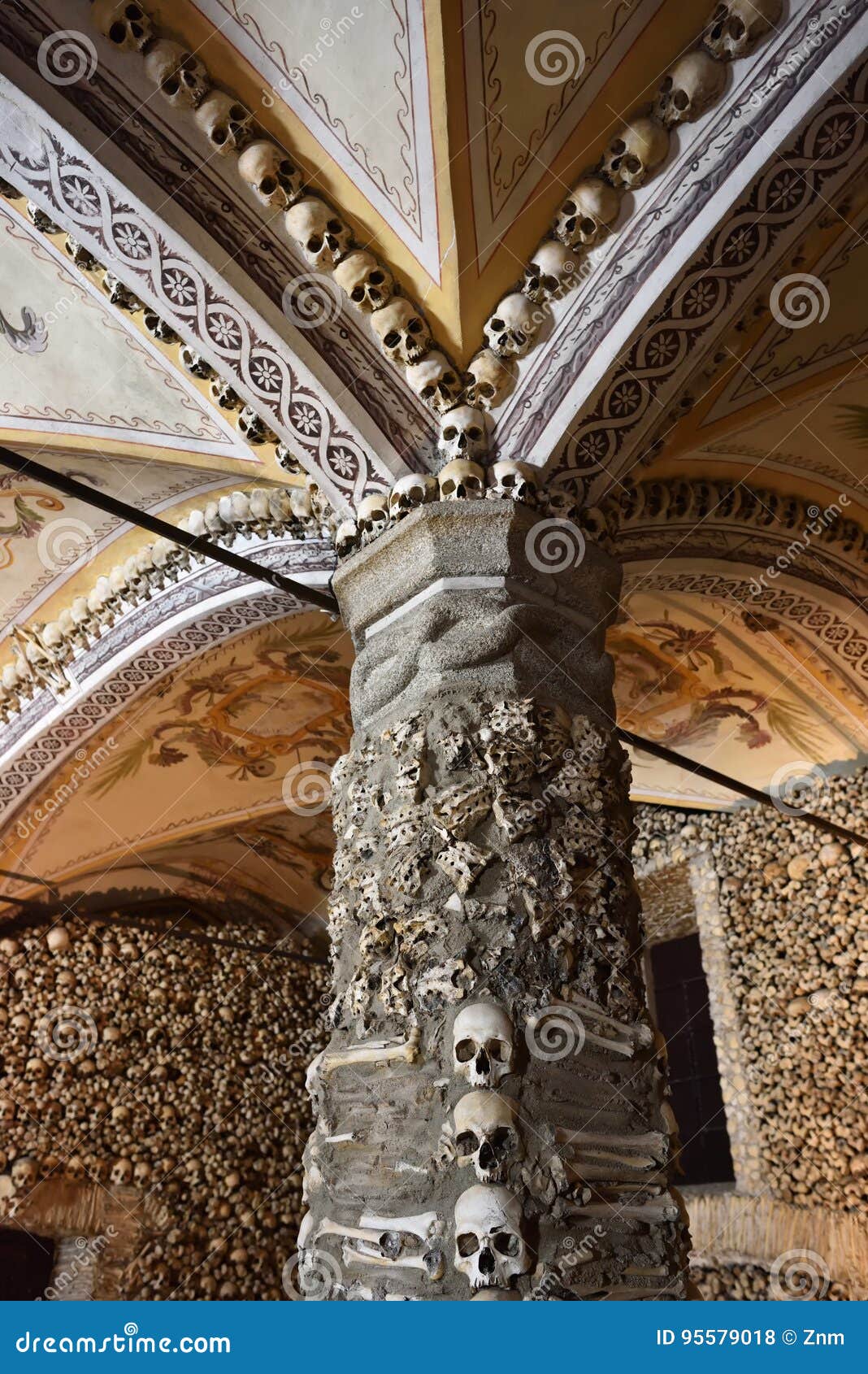Capilla De Huesos, Evora, Portugal Foto de archivo editorial - Imagen de estructura, huesos: 95579018 Capilla De Huesos, Evora, Portugal Foto de archivo editorial - Imagen de estructura, huesos: 95579018
