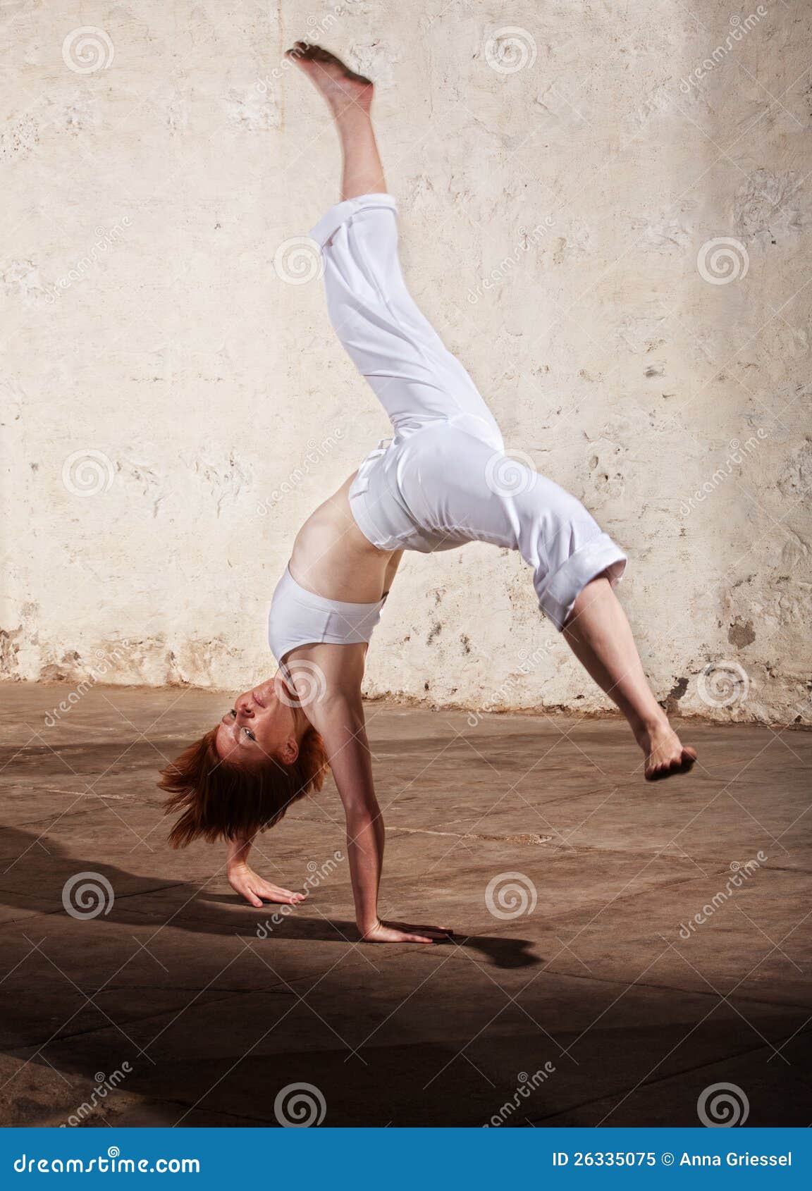 capoeria cartwheel demonstration