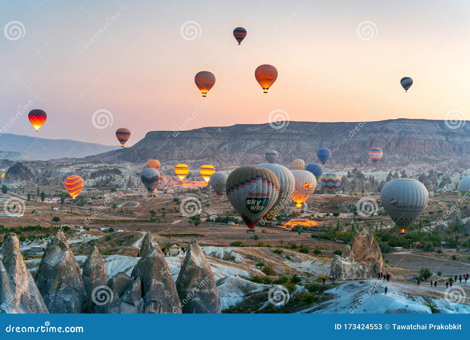 Colorful Hot Air Balloon Flying Over Cappadocia Turkey Editorial Stock Photo Image Of Fire Capadocia 173424553