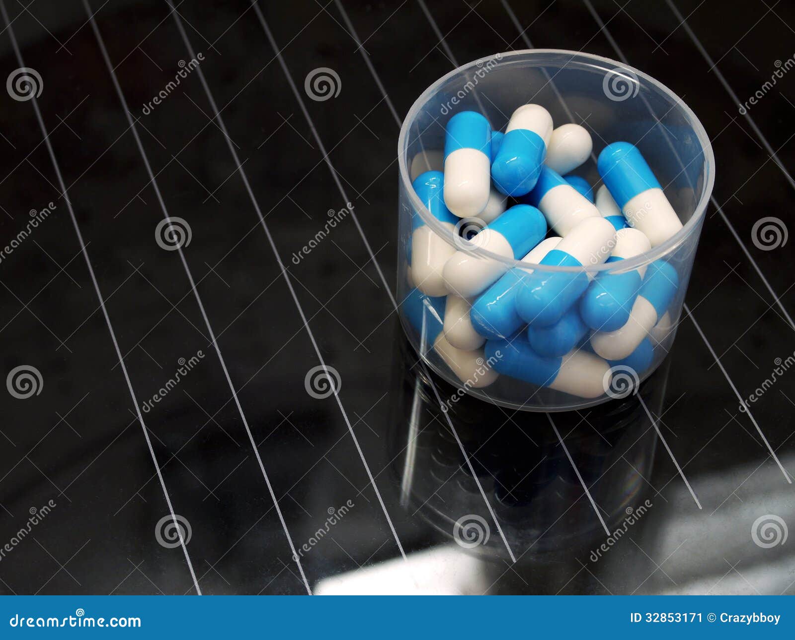 Capsules of amoxicillin stock image. Image of pill, medic 32853171