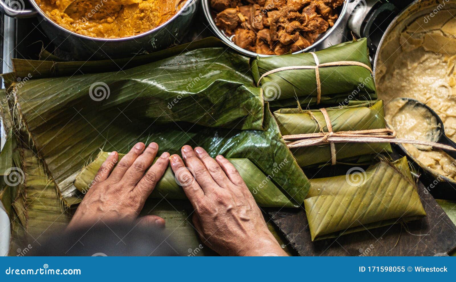 Captura De Pantalla De La Persona Que Prepara Tamales Hondureños Imagen de  archivo - Imagen de hoja, cocina: 171598055