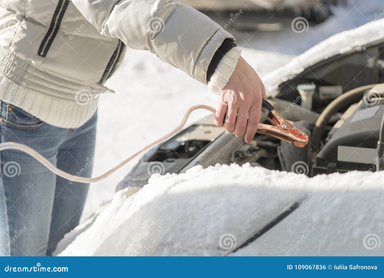 The Car Did Not Start because of the Cold Temperature. the Woman Stock  Photo - Image of engine, attach: 109067836
