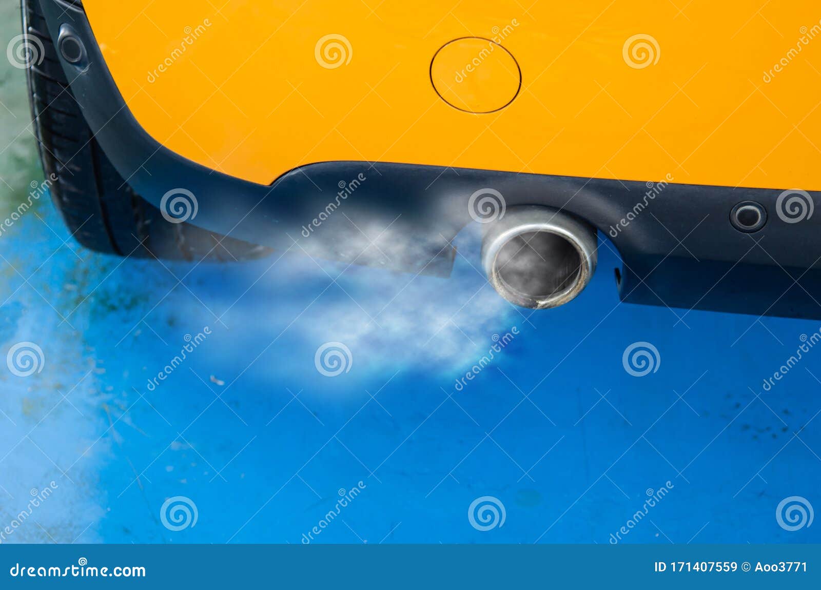 Car exhaust smoke stock image. Image of atmosphere, dioxide 171407559
