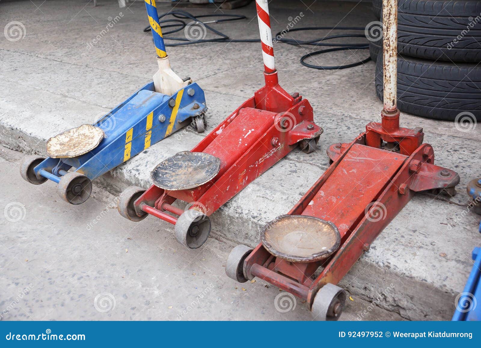 Car jack stock photo. Image of tool, hydraulic, lift 92497952