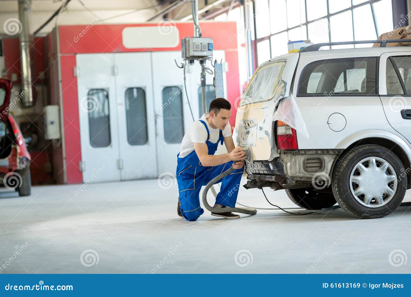 Car Painter Prepare Body Part Stock Image Image of auto, maintenance