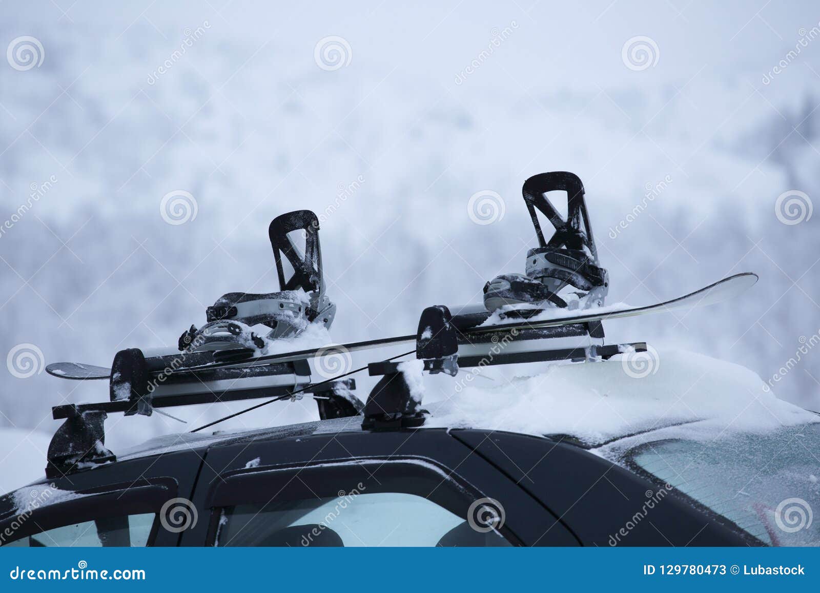 car with ski rack on top