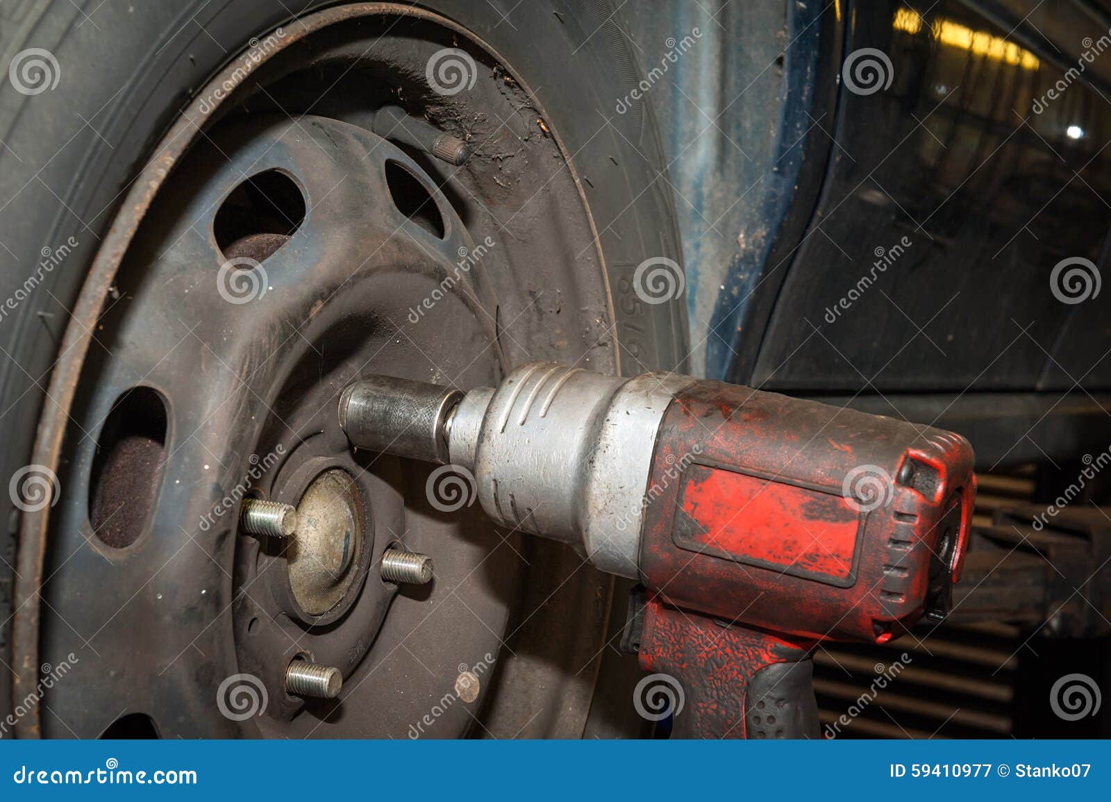 Car tires changing stock image. Image of breakdown, broken 59410977