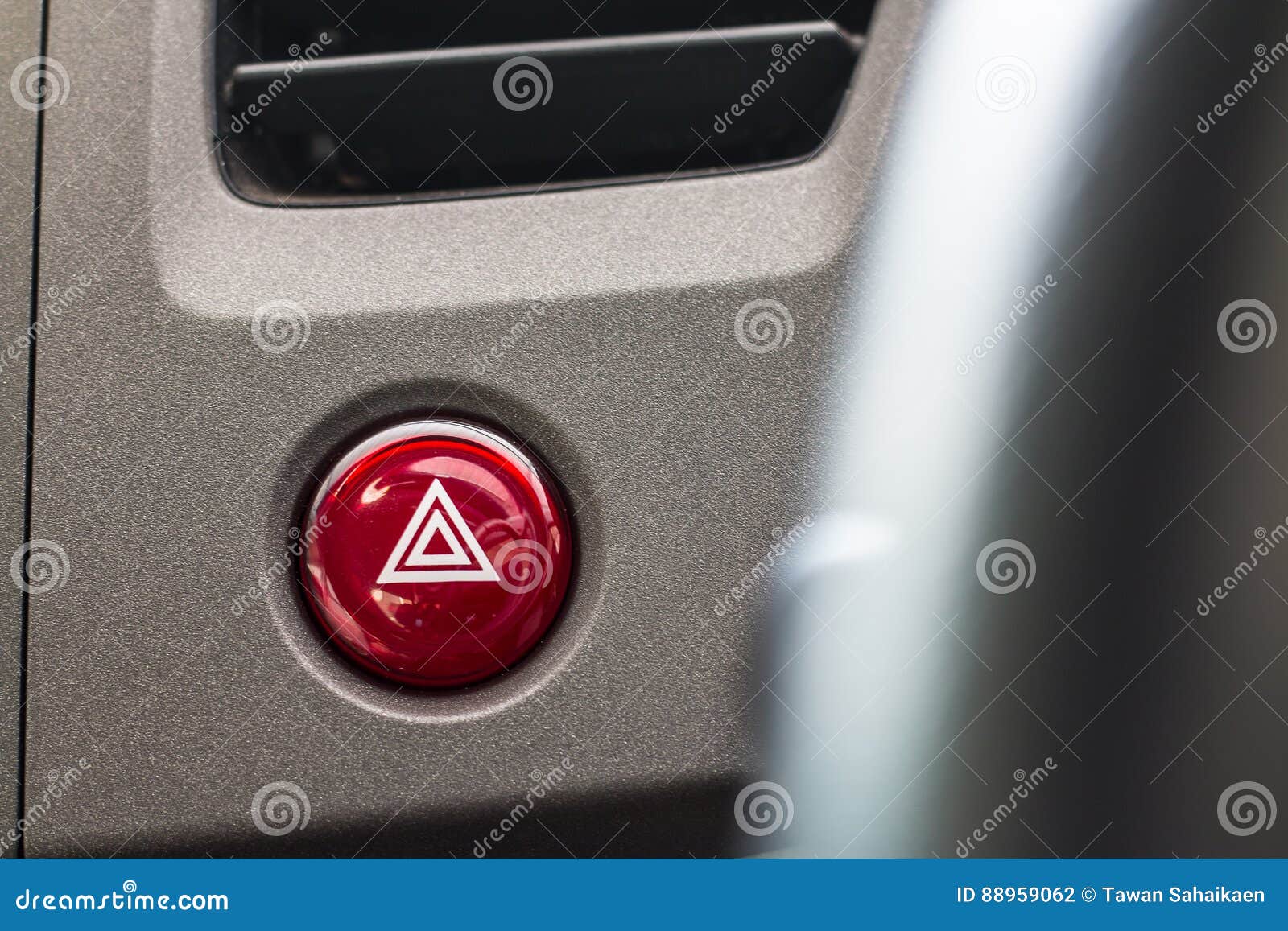 Car Ventilation System with Severl Buttons and Details of Modern Stock