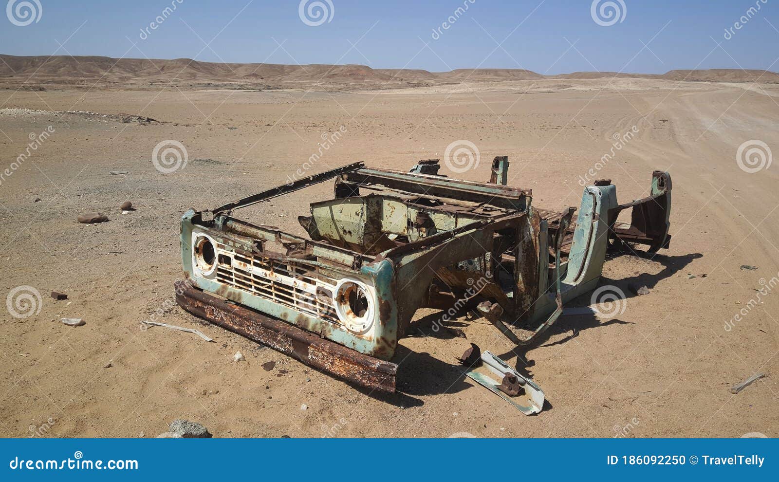 car wreck in reserva de namibe