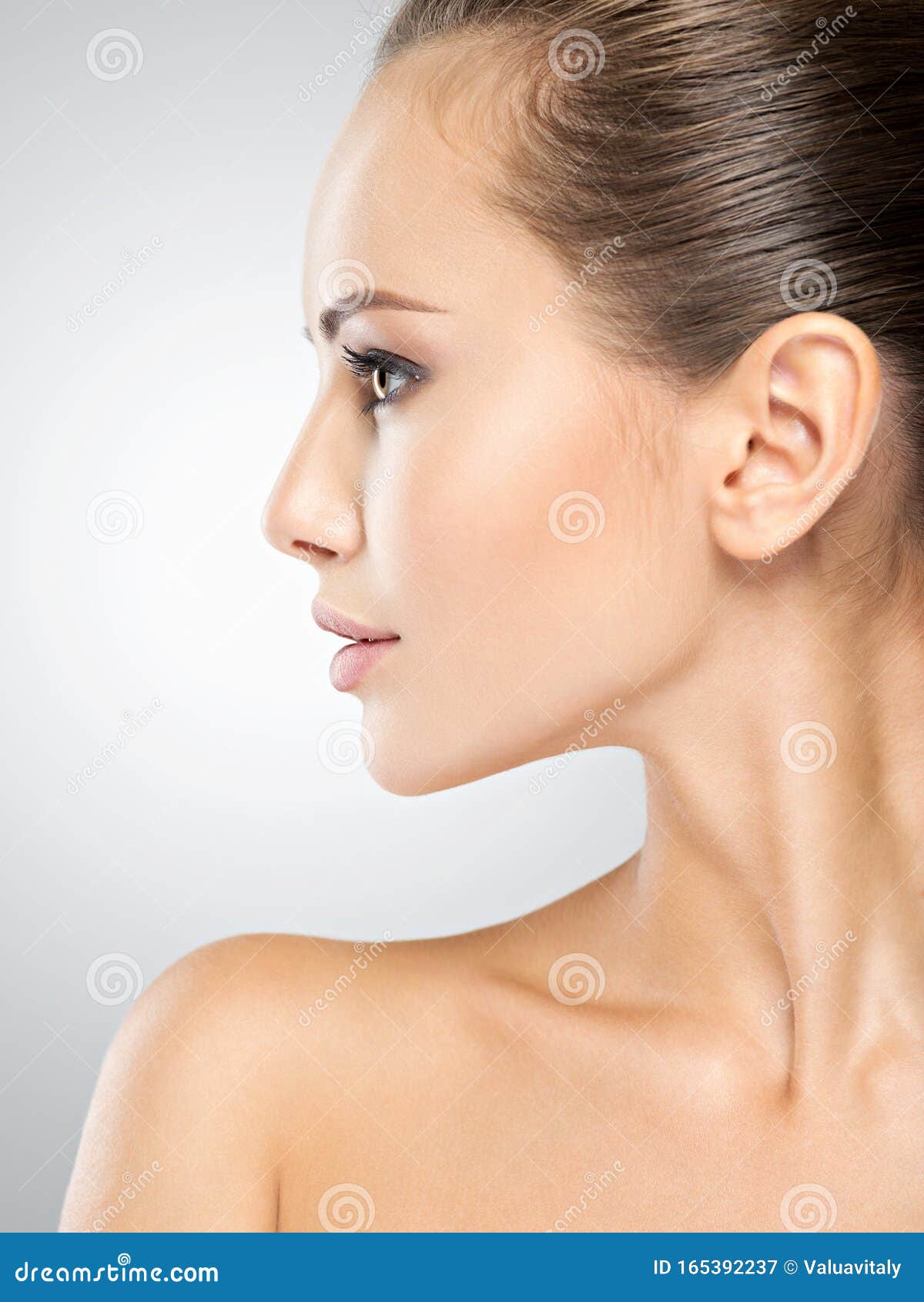 Perfil Lateral Das Meninas Bonitas Da Face Foto de Stock - Imagem de  beleza, vida: 8712166