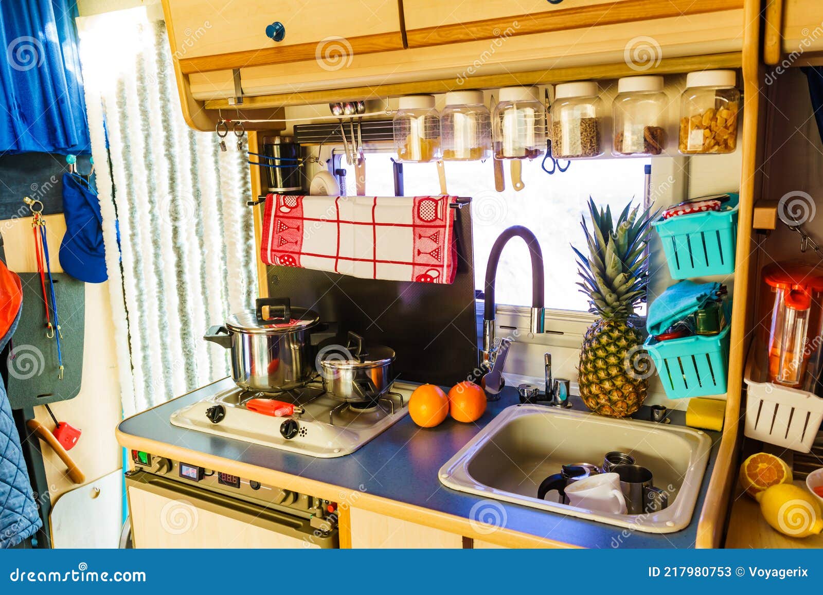 Diy Campervan Stock Photo - Download Image Now - Indoors, Motor Home, Van -  Vehicle - iStock