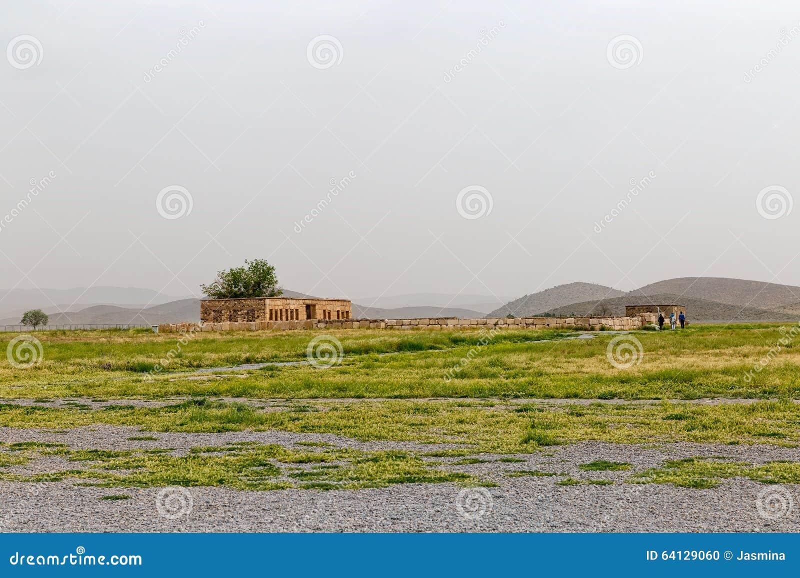 Caravansarai Pasargad Mozaffarid. Руины caravansarai Mozaffarid, часть старых археологических раскопок около усыпальницы Cyrus большой, Pasargad Иран