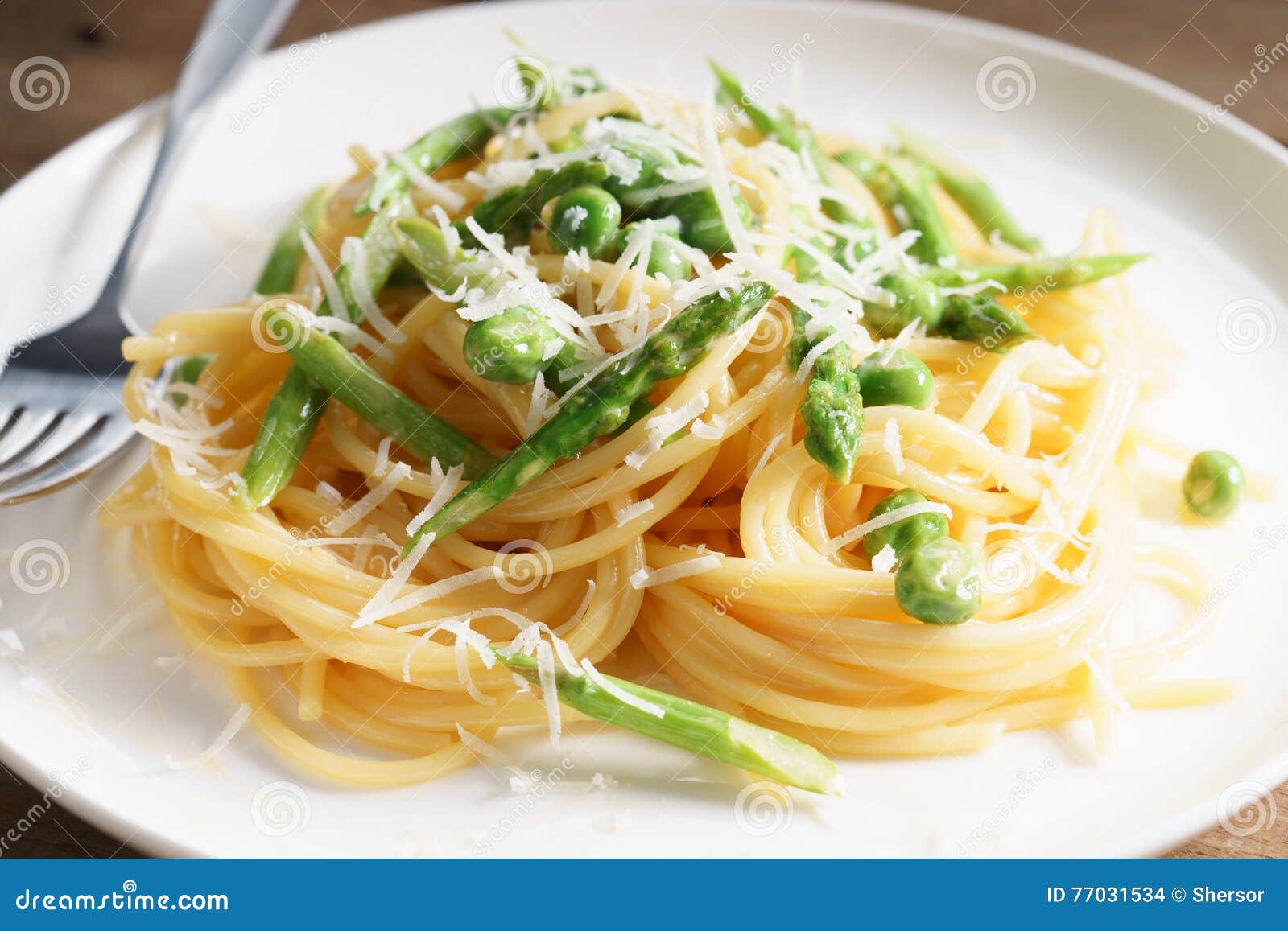 Carbonara De Las Pastas De La Primavera Foto de archivo Imagen de