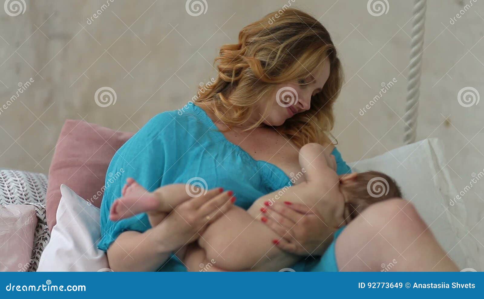 Naked Mom Baby Breastfeeding