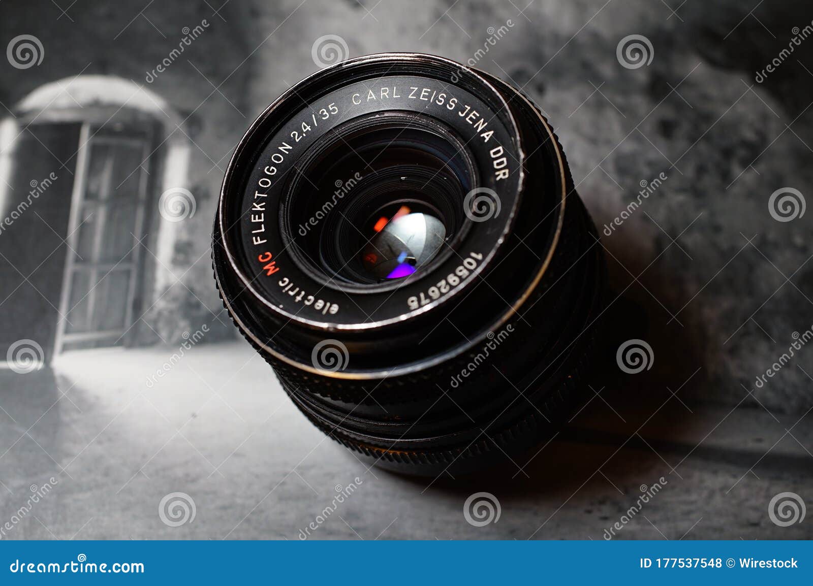 Carl Zeiss MC Flektogon 35mm F2.4, M42 Lens Editorial Stock Photo - Image  of zeiss, optics: 177537548