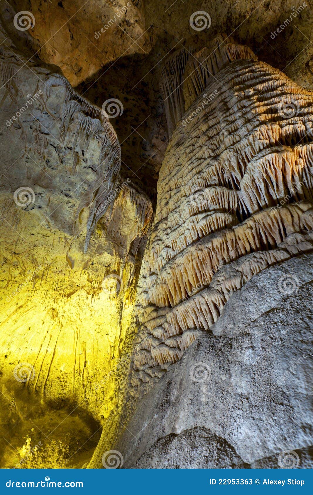 Carlsbad Cavern stock image. Image of light, geology 22953363