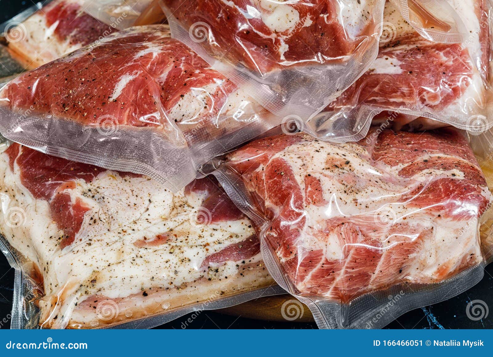 Carne Confezionata in Confezioni Sotto Vuoto Immagine Stock - Immagine di  pranzo, conservato: 166466051