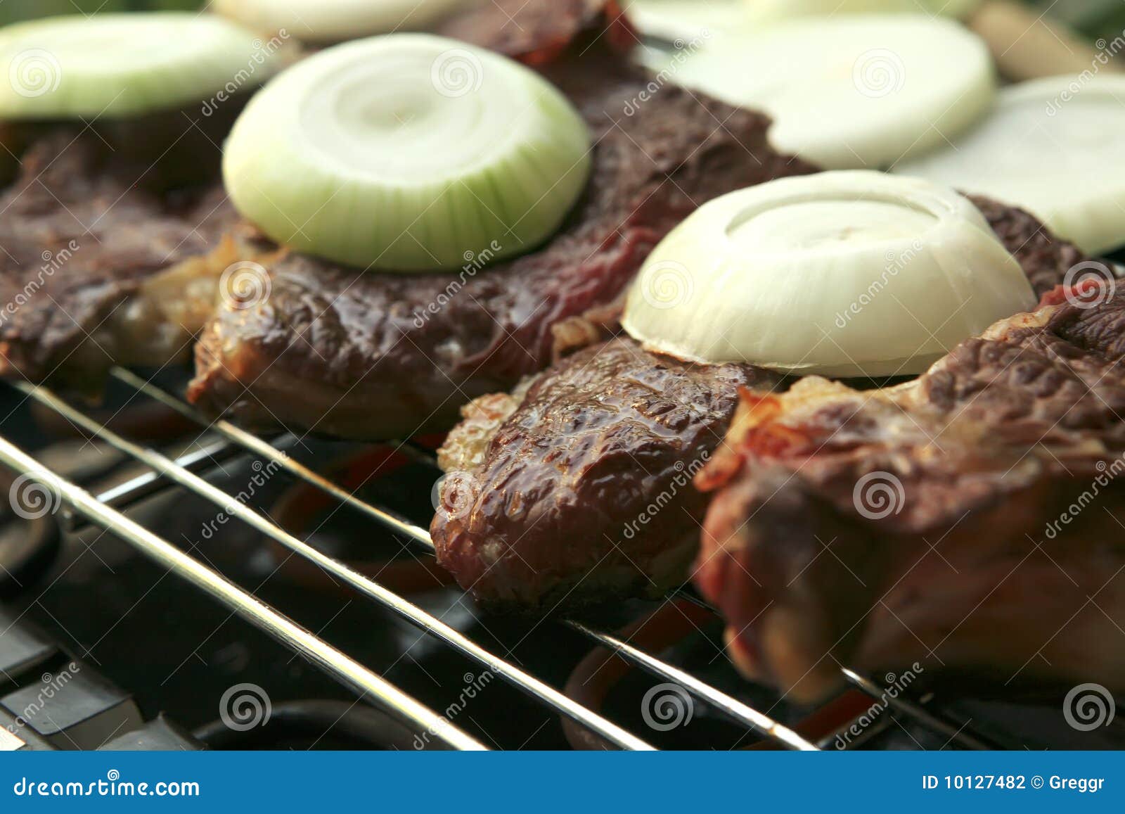 Carne De La Carne Asada En El Asador Eléctrico Foto de archivo - Imagen de  parrilla, almuerzo: 10127482