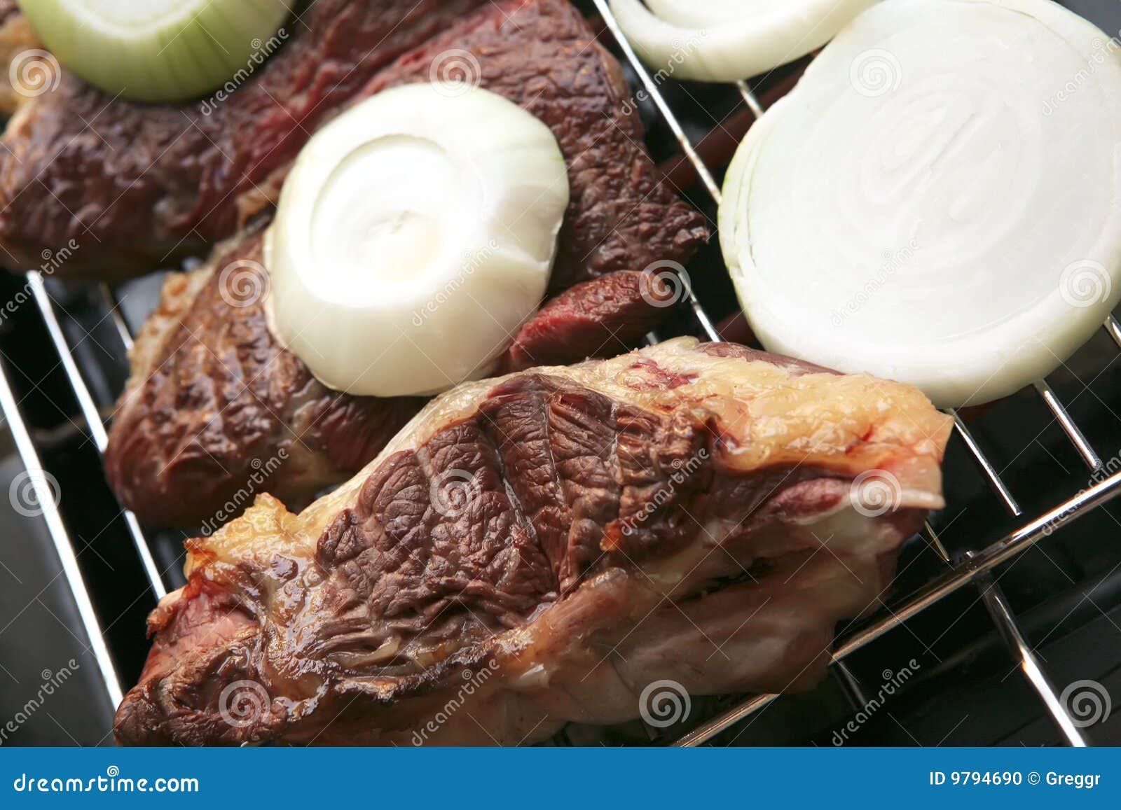 Carne De La Carne Asada En El Asador Eléctrico Foto de archivo - Imagen de  cerdo, comida: 9794690