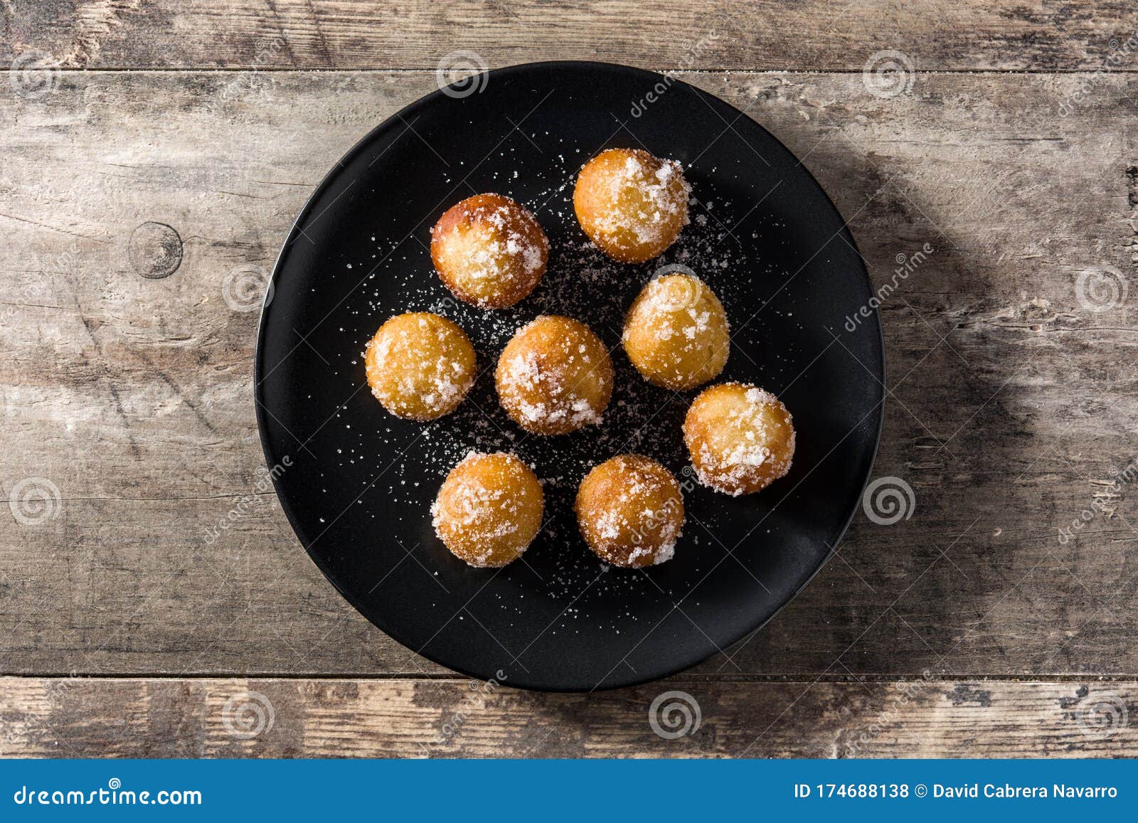 carnival fritters or buÃÂ±uelos de viento