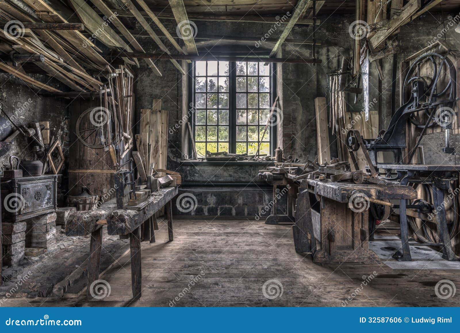 carpenters workshop in gammelstilla, sweden