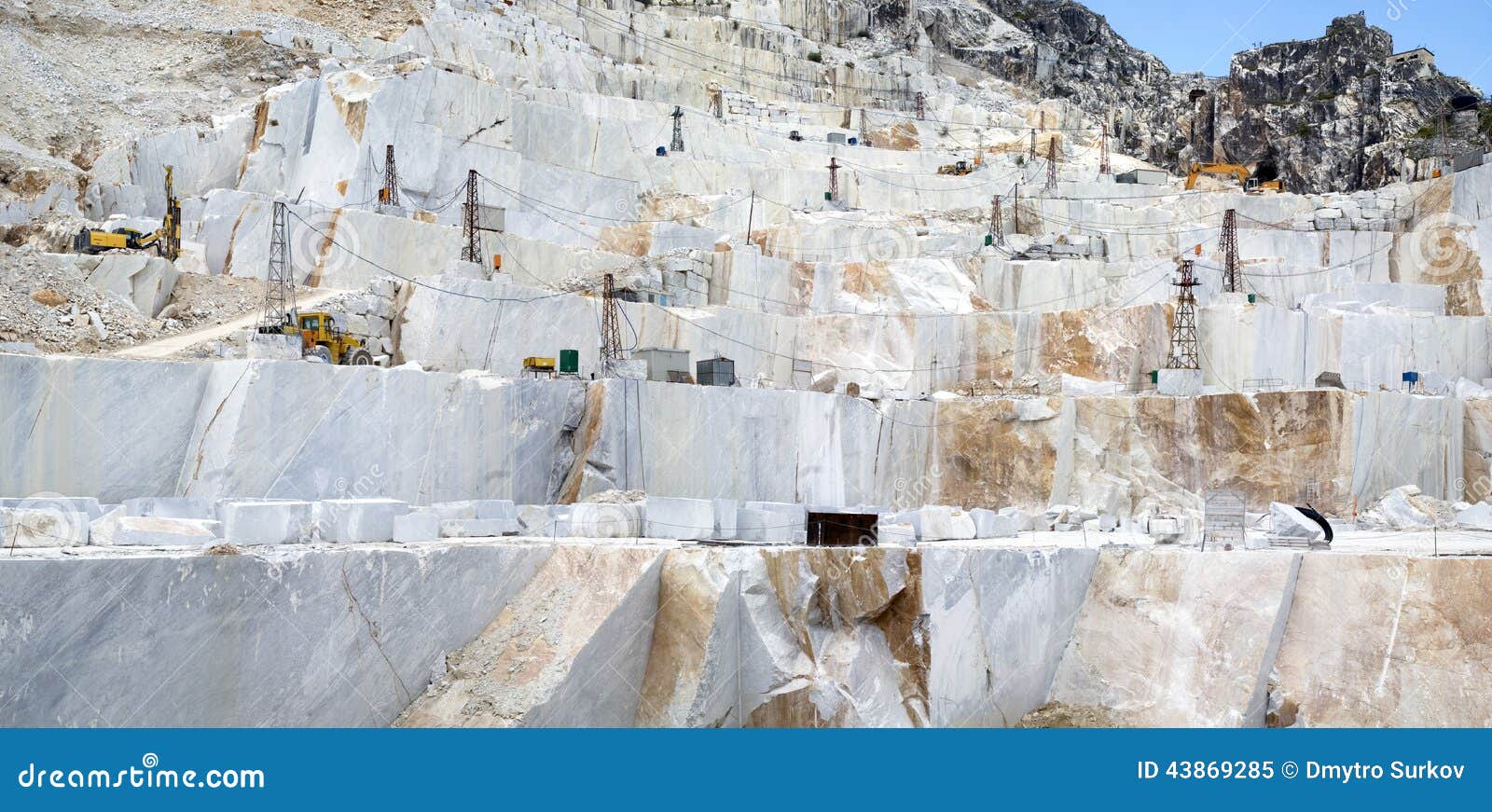A Carrara marble quarry stock image. Image of digging 43869285