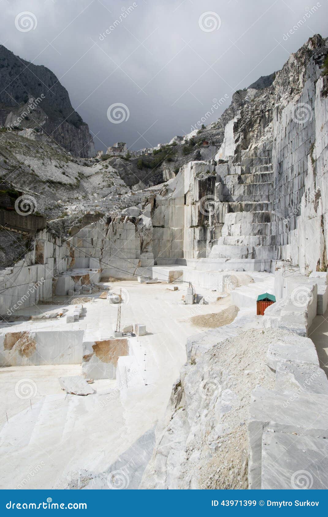 Carraran marble quarry stock image. Image of mineral 43971399