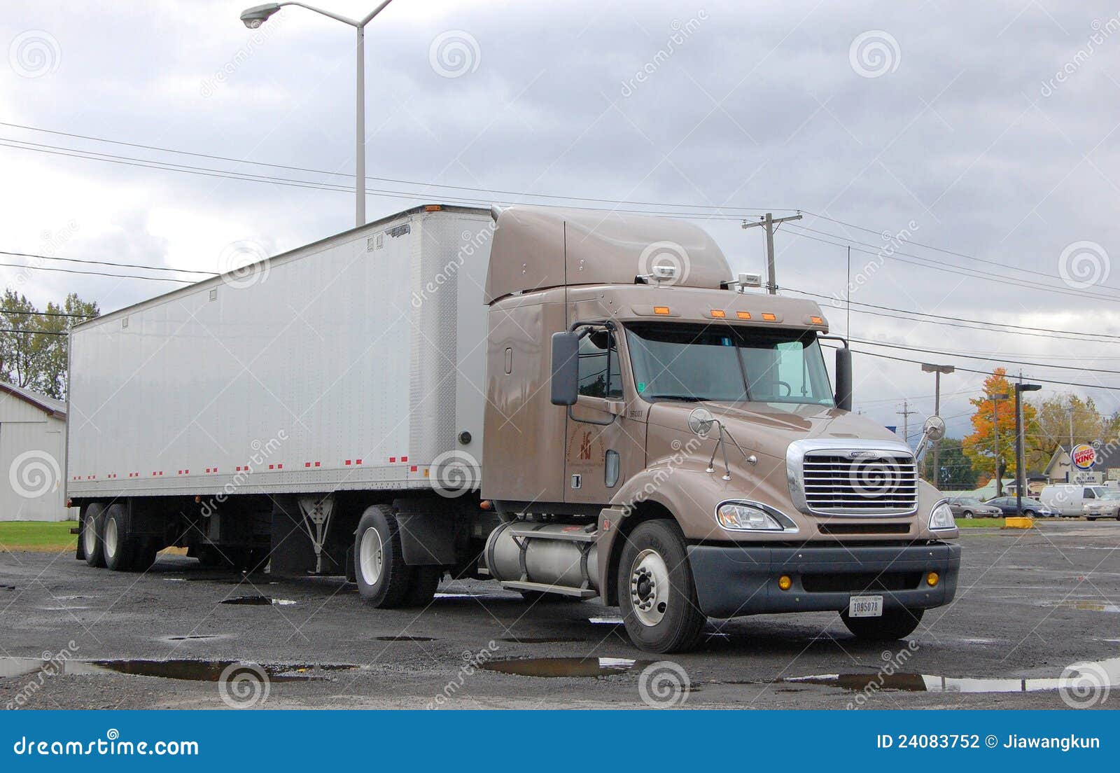 Carro de Freightliner fotografía editorial. Imagen de potencia 24083752