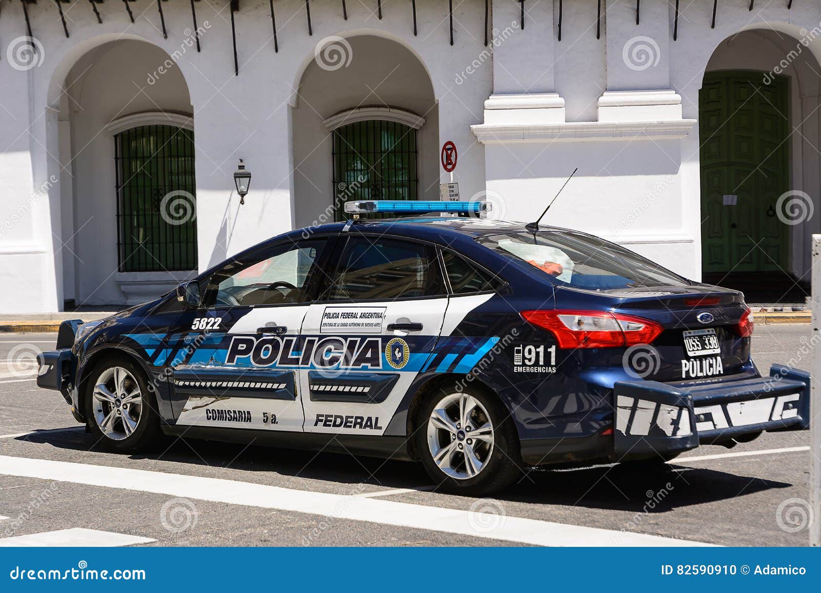 Carro De Polícia Em Plaza De Mayo Em Buenos Aires Em Um Feriado Domingo  Imagem Editorial - Imagem de aires, prefeito: 82590910