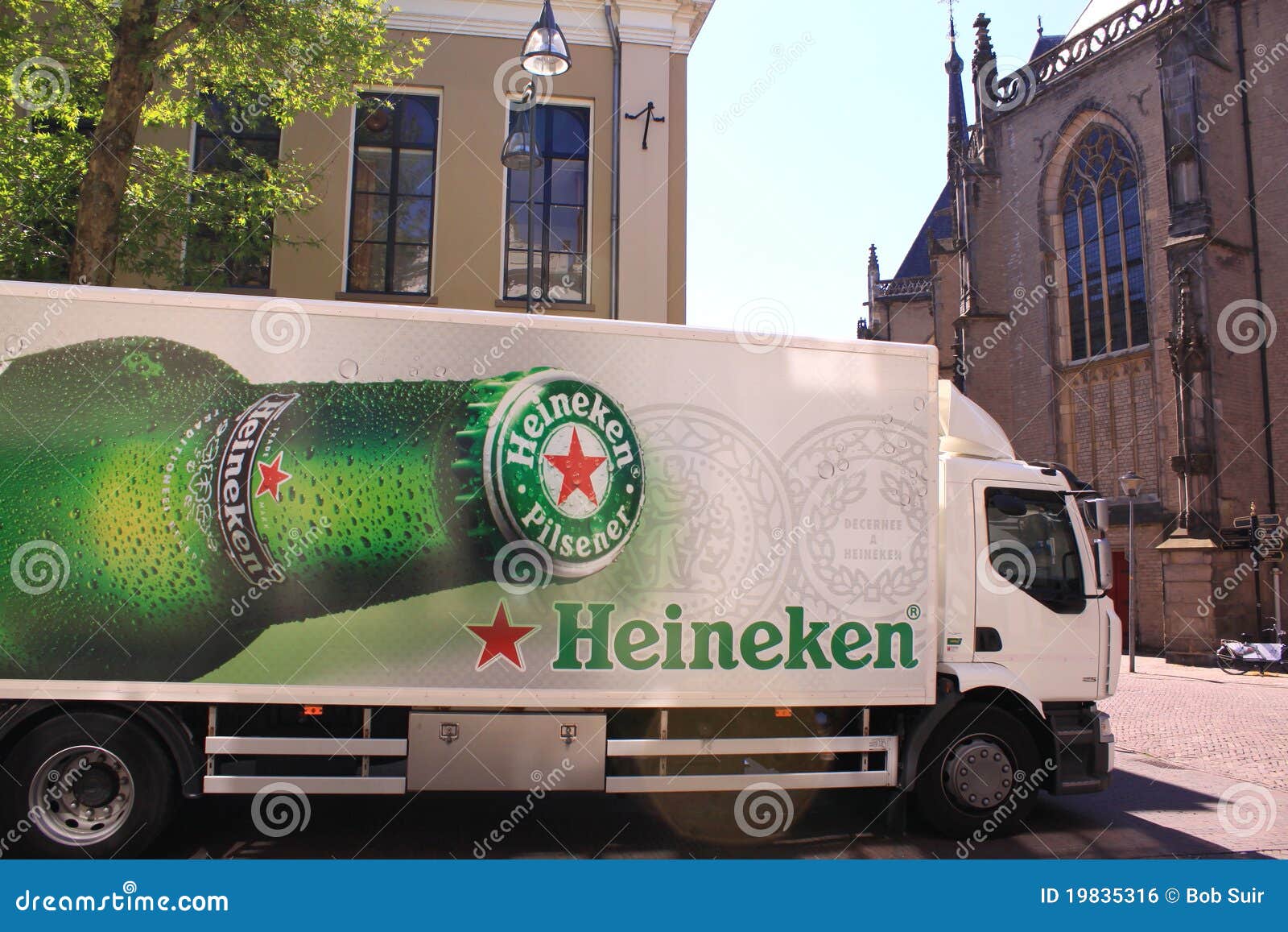 dar a entender Grifo He reconocido Carro De Salida De La Cerveza De Heineken Foto editorial - Imagen de  nantes, urbano: 19835316