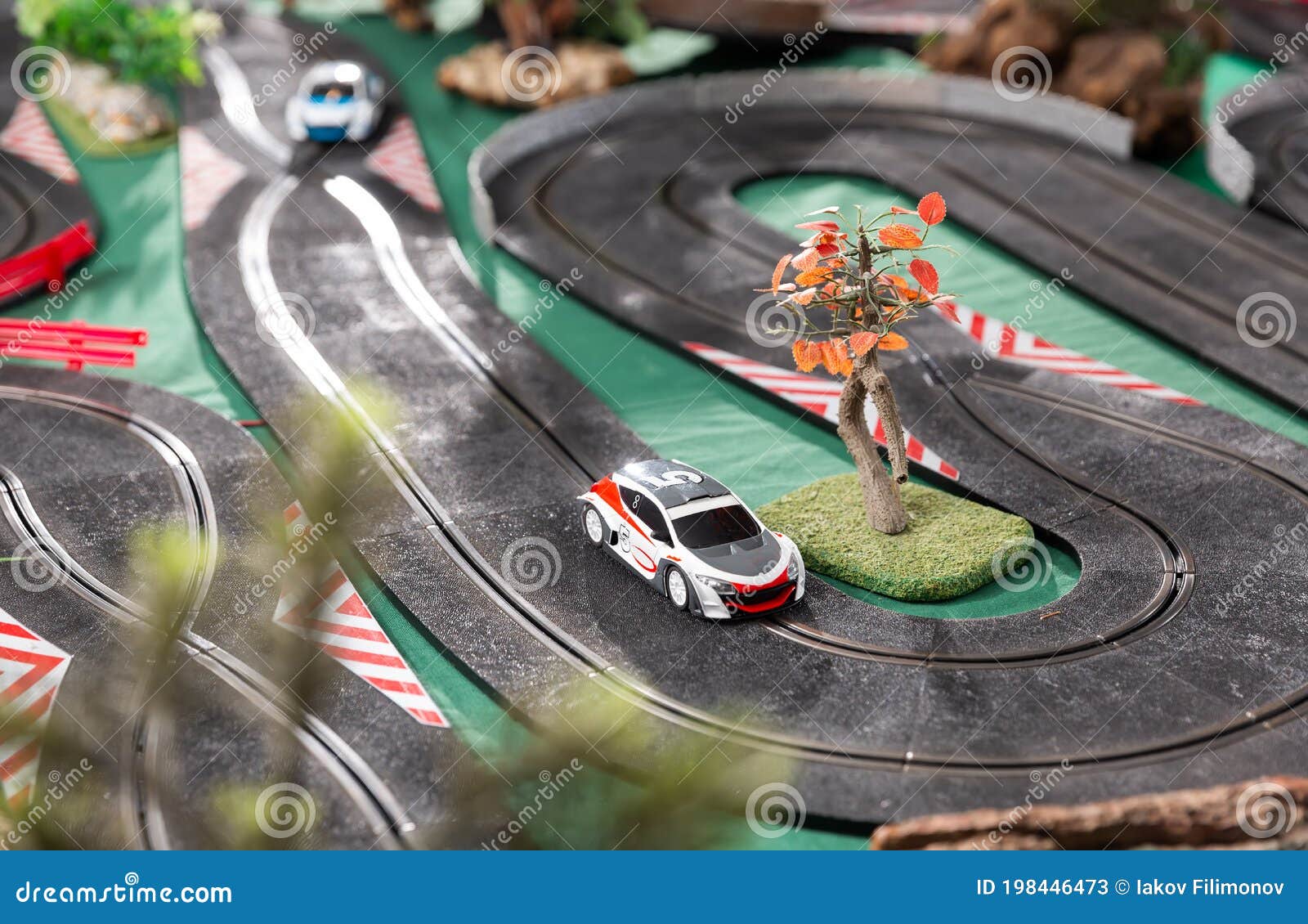 Ação Dos Carros Elétricos De Corrida Em Pista De Corrida Foto de Stock  Editorial - Imagem de elétrico, roma: 234354208