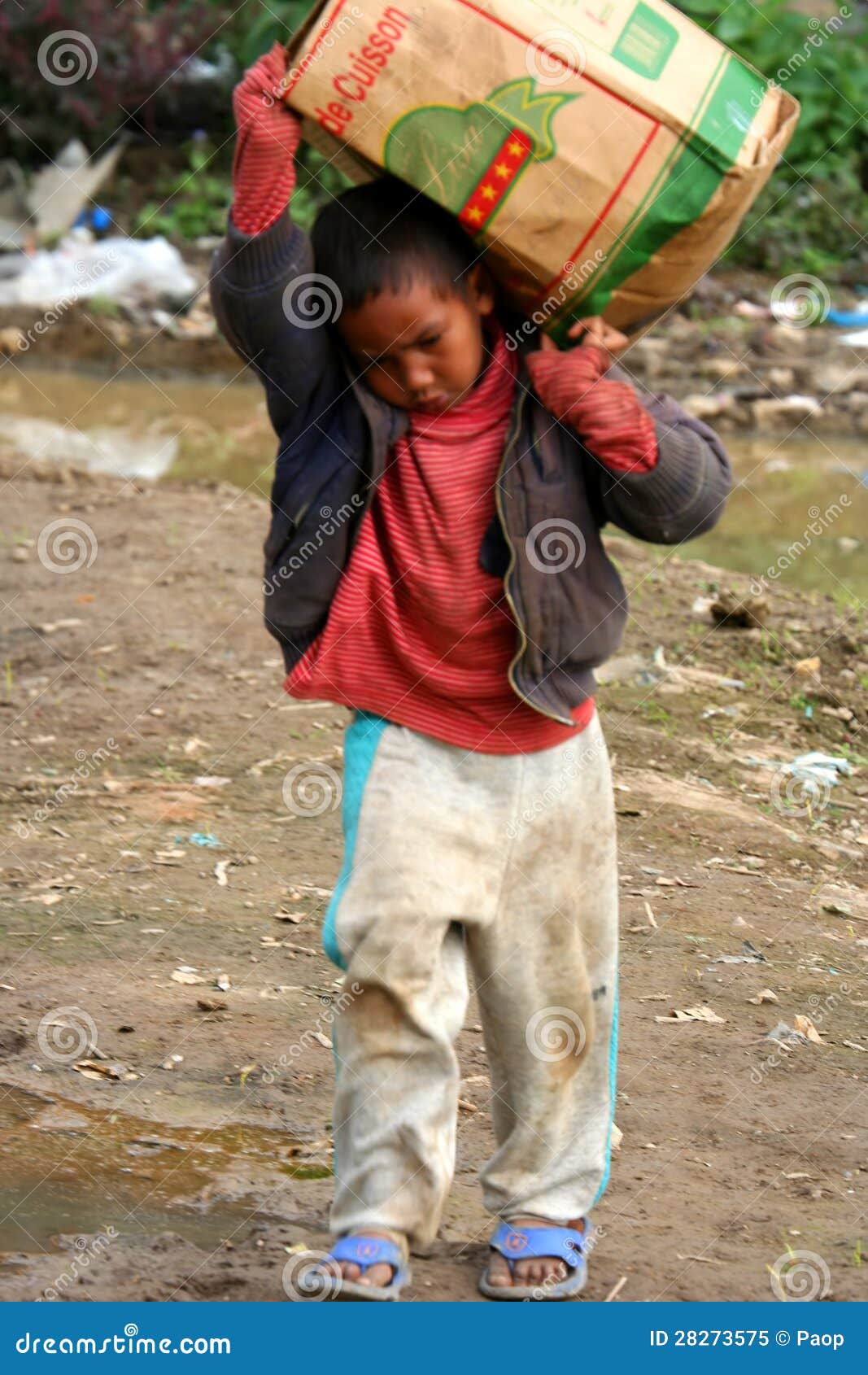 Carrying heavy load editorial image. Image of exploitation - 28273575