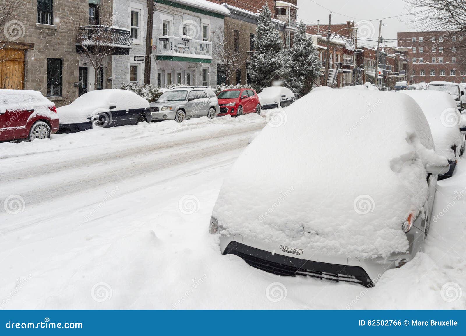 Cars Covered in Snow during Snowstorm Editorial Photo - Image of ...