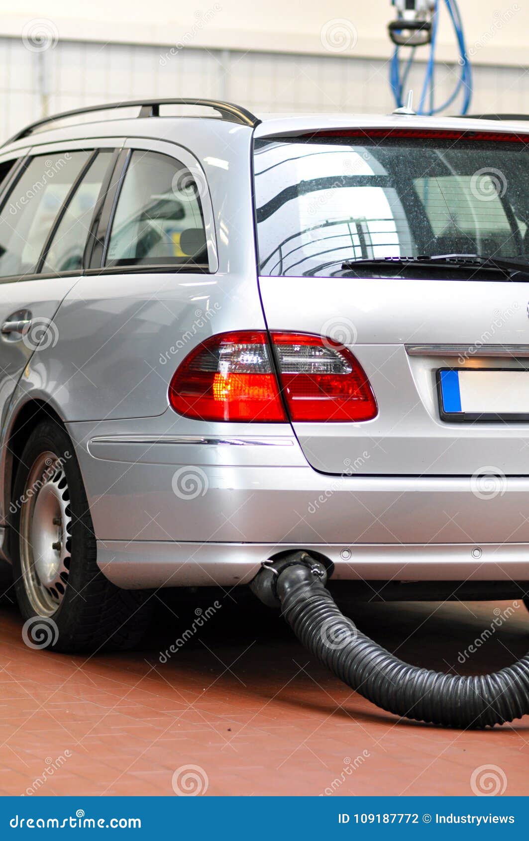 cars for emission test in a garage