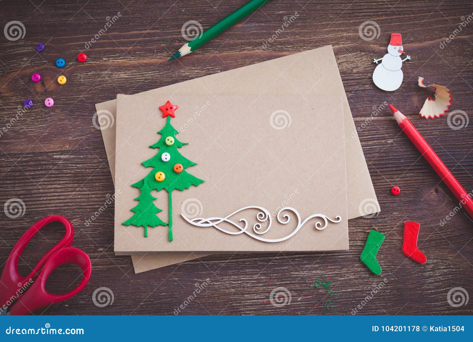 Cartão De Natal Feito a Mão De Assinatura Com Natal-árvore De Feltro,  Efeito Dos Flocos De Neve E a Estrela Vermelha Foto de Stock - Imagem de  estrela, feltro: 104201178