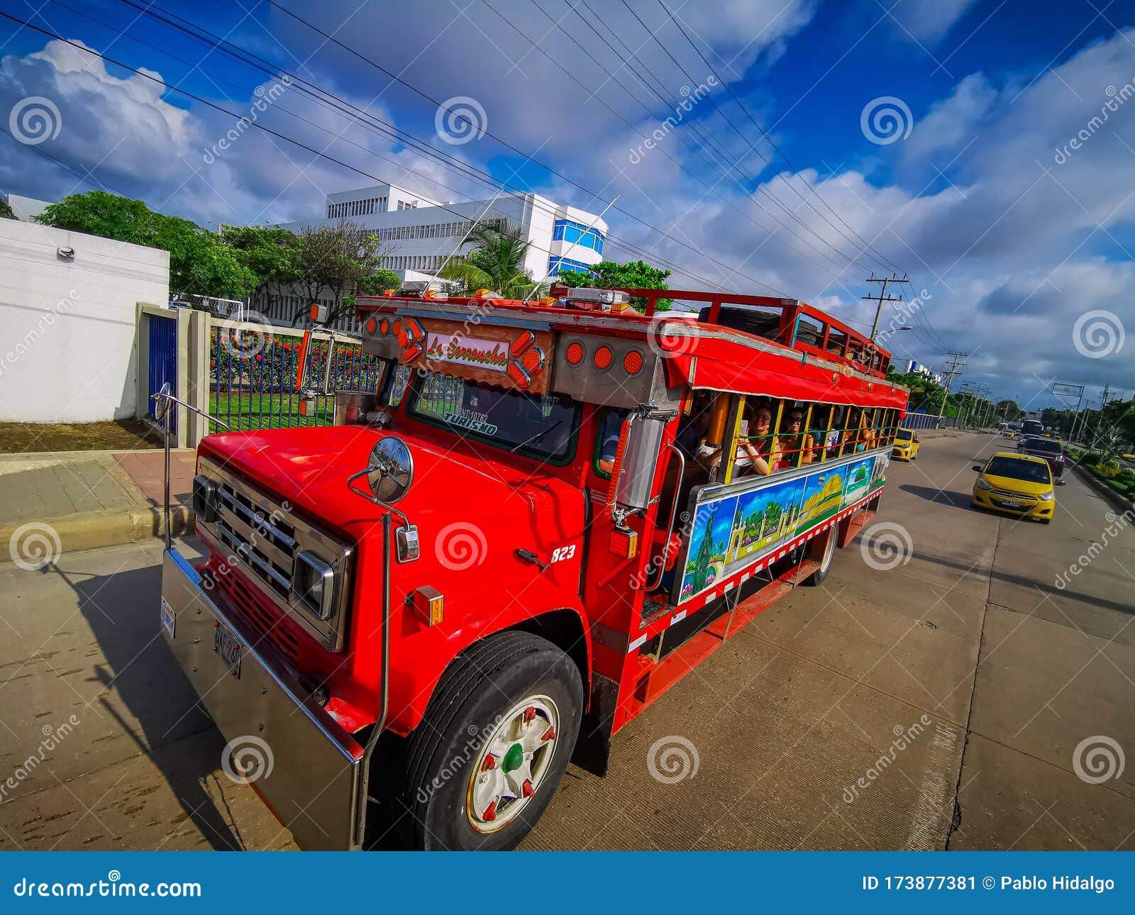 colombia tourist bus