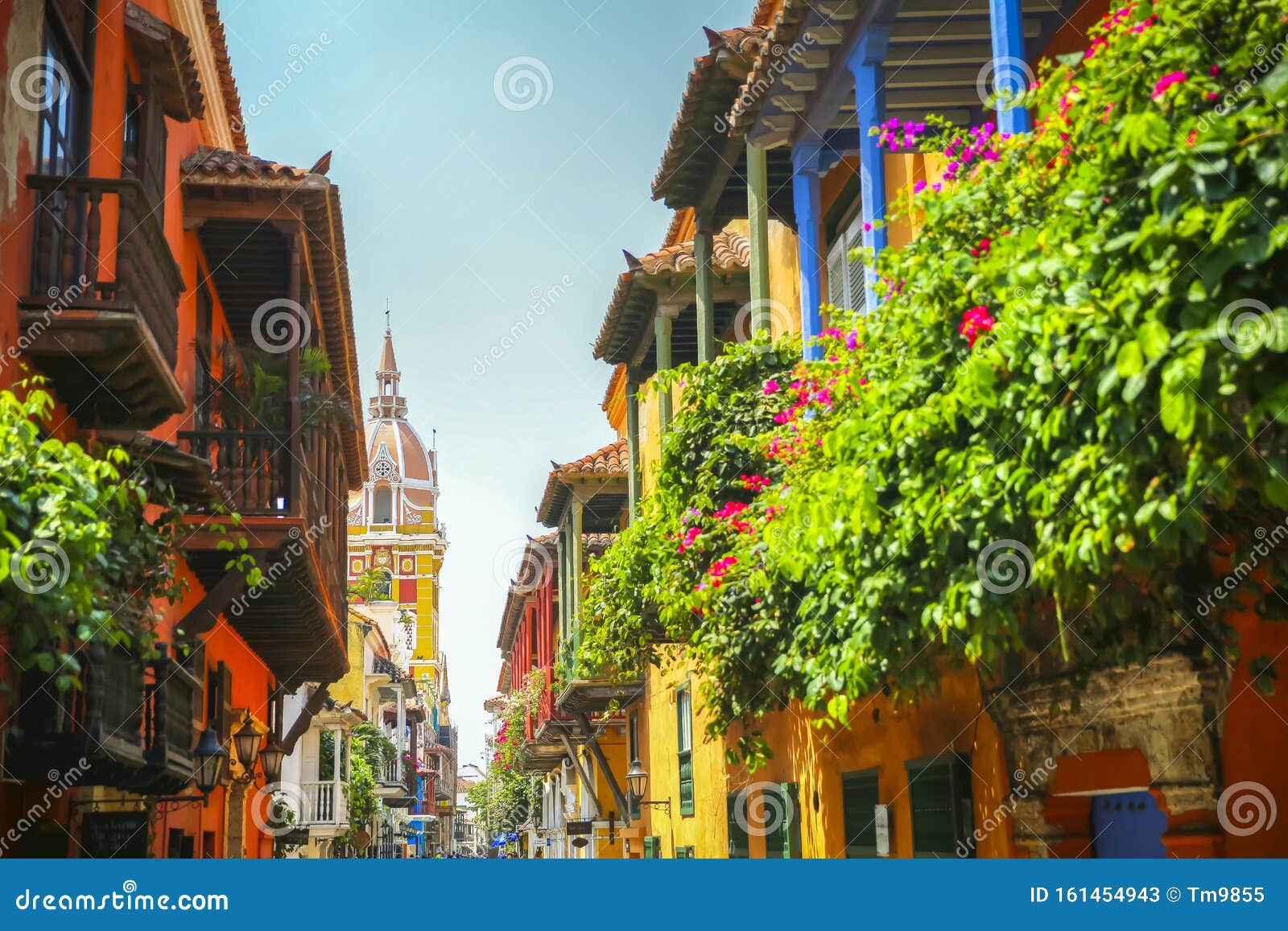 cartagena colombia sights looking towards old town square