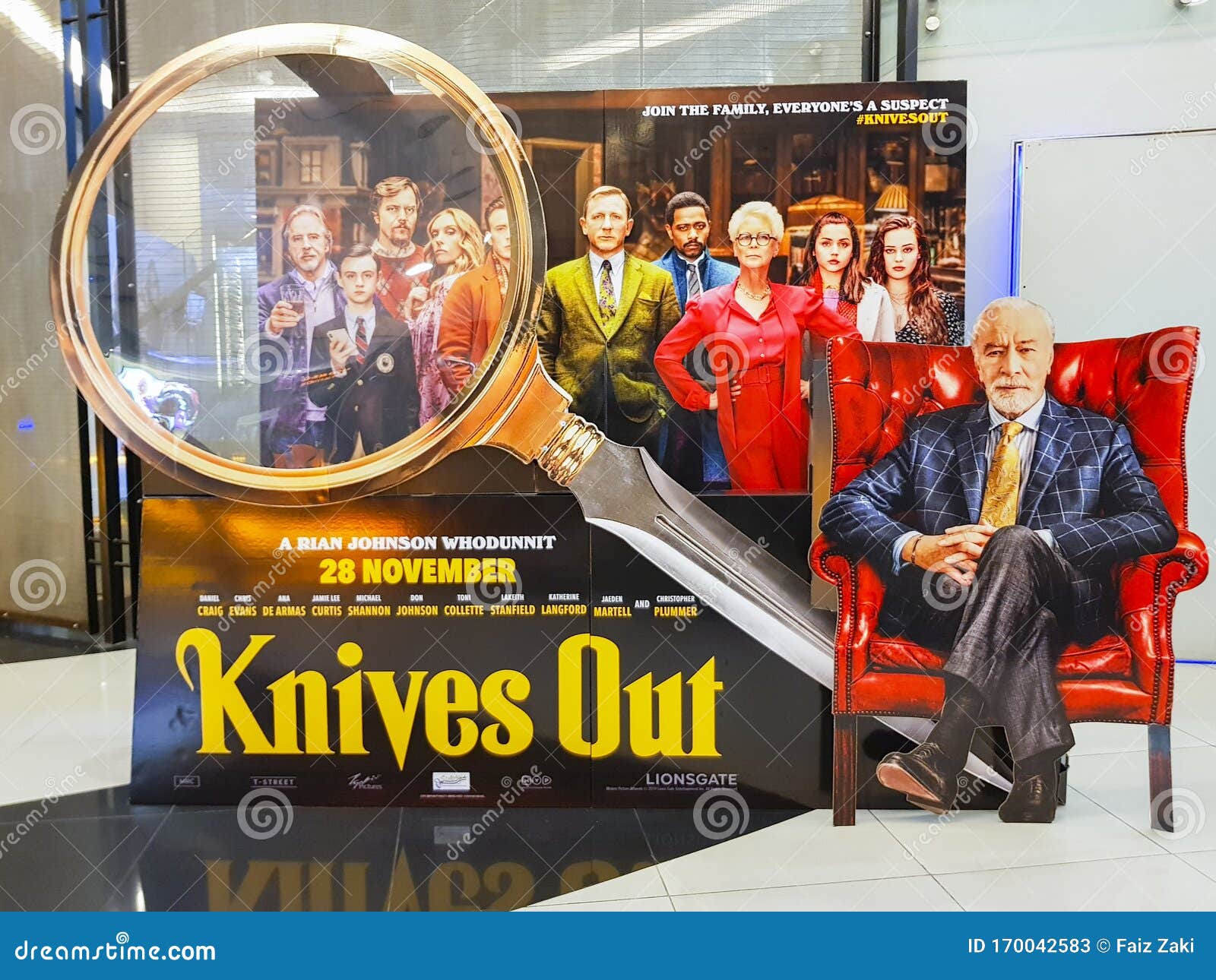 Cartaz Do Filme Knives Out, é Um Filme De Mistério Americano De 2019  Escrito, Produzido E Dirigido Por Rian Johnson Foto de Stock Editorial -  Imagem de langford, bico: 170042583