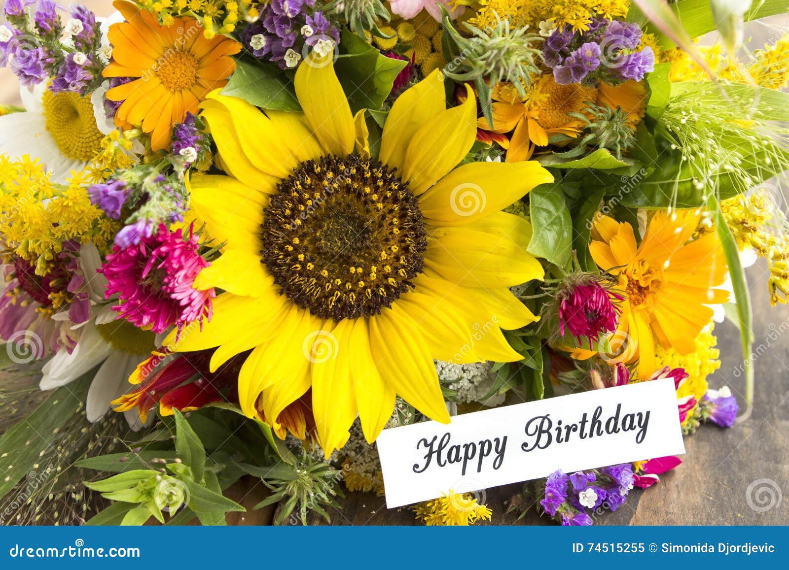 Carte De Joyeux Anniversaire Avec Le Bouquet Des Fleurs D Ete Image Stock Image Du Bouquet Avec 74515255