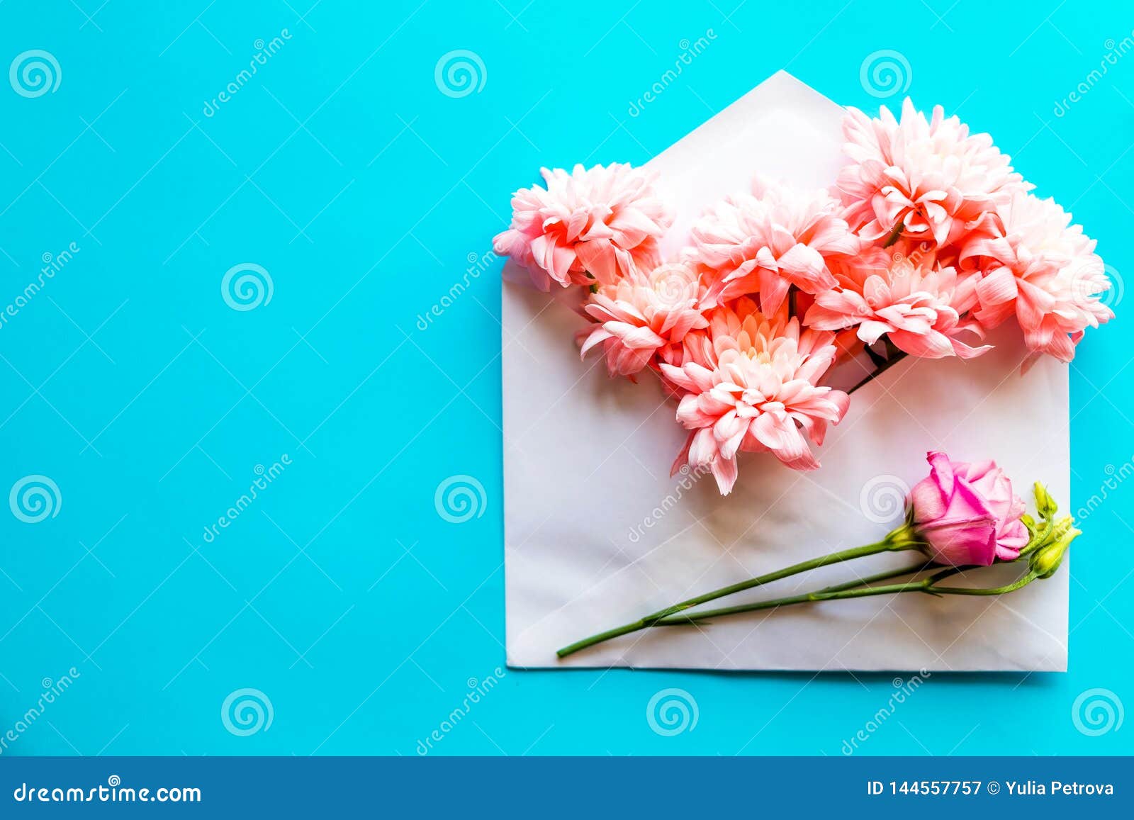 Carte De Joyeux Anniversaire Enveloppe Ouverte De Papier De M Tier Remplie De Fleurs De Fleur De Ressort Vue Sup Rieure Configur Image Stock Image Du Enveloppe Anniversaire Carte De Joyeux Anniversaire Enveloppe Ouverte De Papier De M Tier Remplie De Fleurs De Fleur De Ressort Vue Sup Rieure Configur Image Stock Image Du Enveloppe Anniversaire
