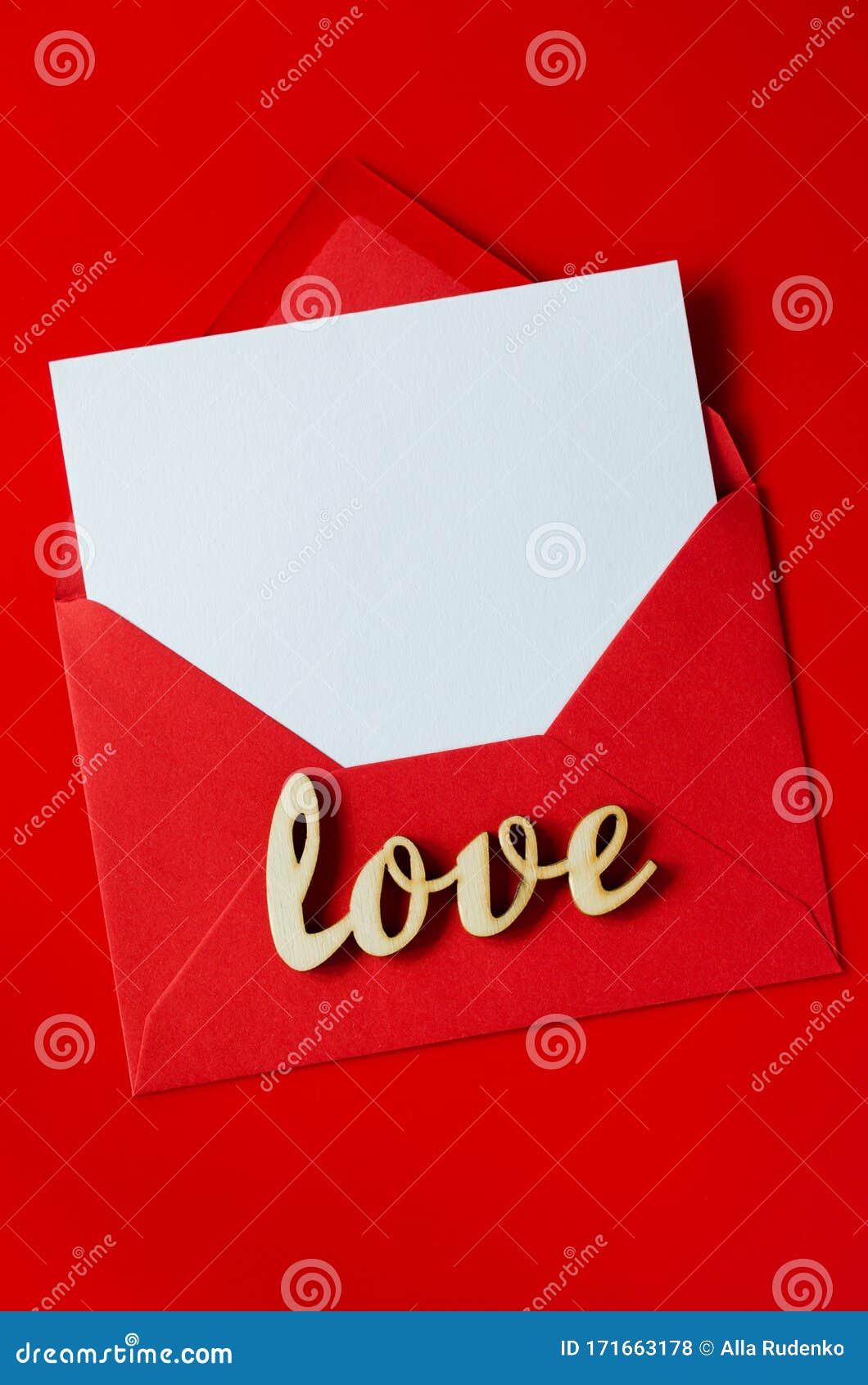 Carte De Voeux Avec Amour. Enveloppe Rouge Avec Papier Blanc Vierge.  Maquette De Lettre D'amour Photo stock - Image du carte, salutation:  171663178