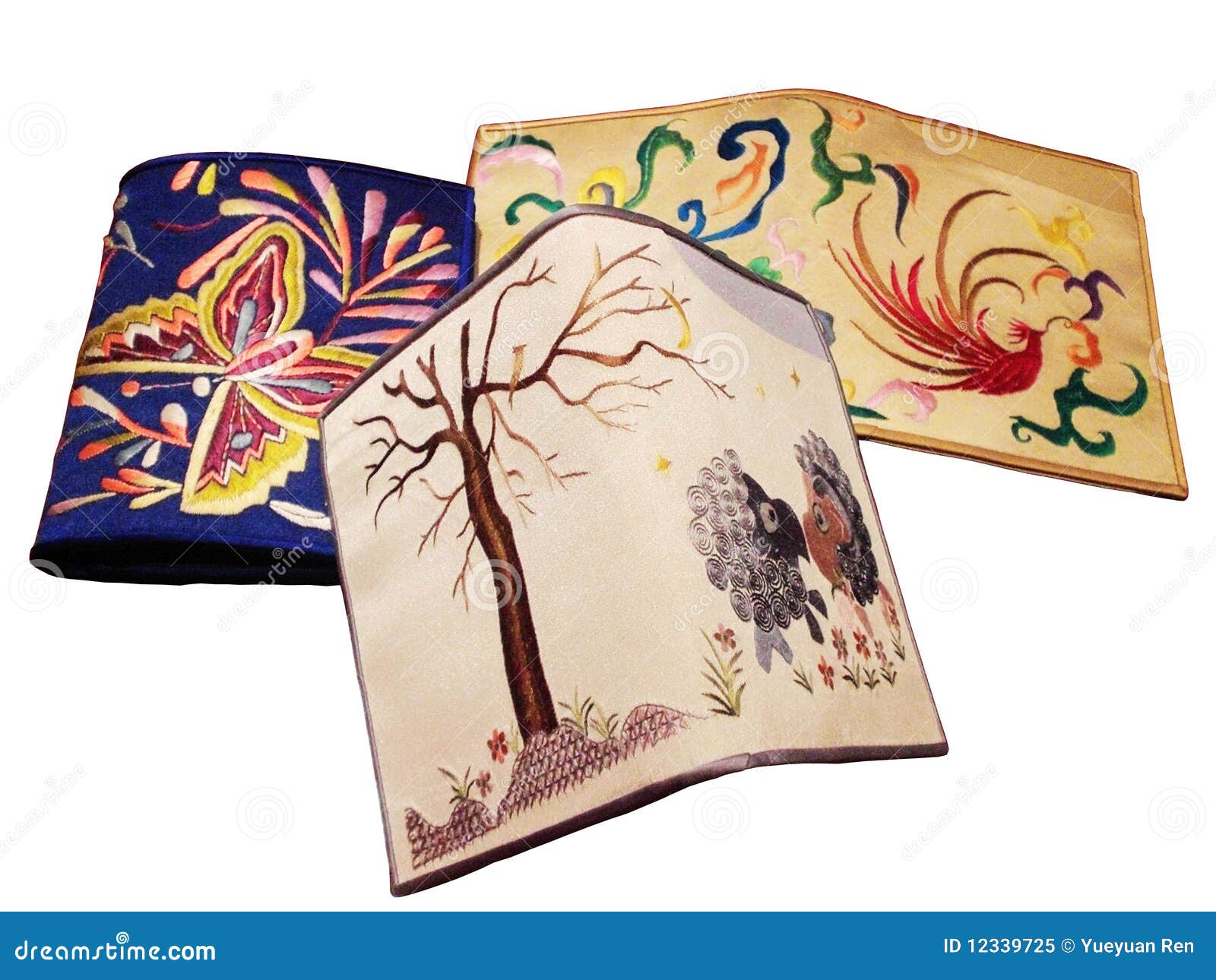 Carteira do bordado três com carneiros, borboleta. Itâs três carteiras handmade do bordado do chinês tradicional com carneiros, borboleta e teste padrão de phoenix