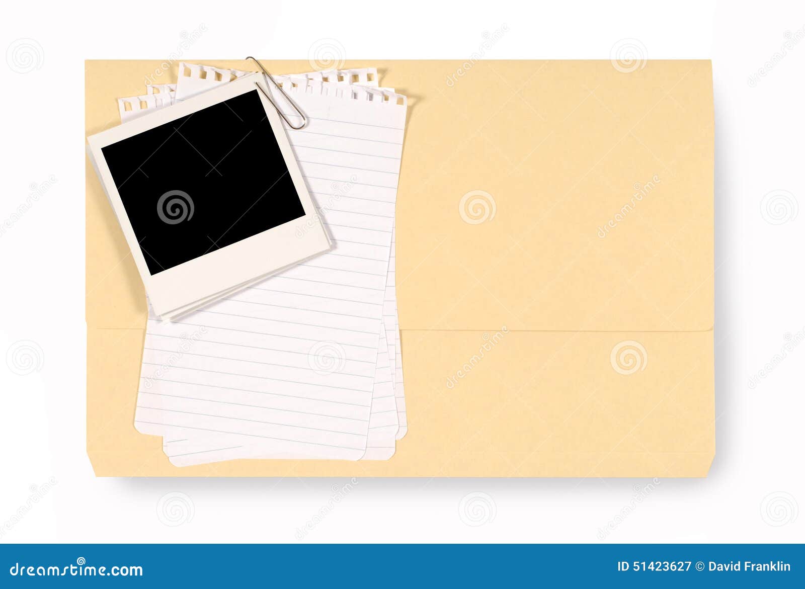 Cartella Dell'ufficio Con Carta Per Appunti Disordinata E La Polaroid in  Bianco Immagine Stock - Immagine di spazio, manila: 51423627